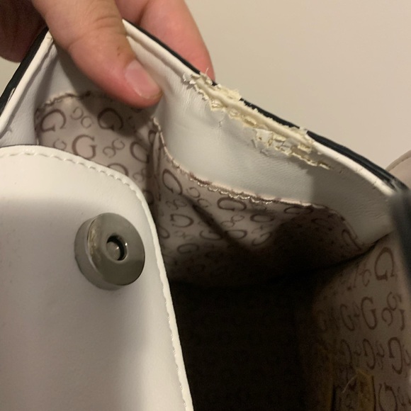 Spring Guess Purse - Picture 8 of 8